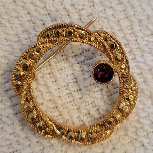 Vintage Garnet Wreath Brooch Gold Tone